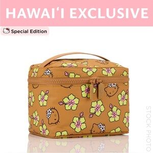 ALOHA Collection x Hello Kitty Sun-kissed Hawai’i exclusive Cabin Crew tote